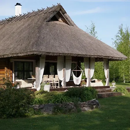 Kandimaa Saaremaal Vila *