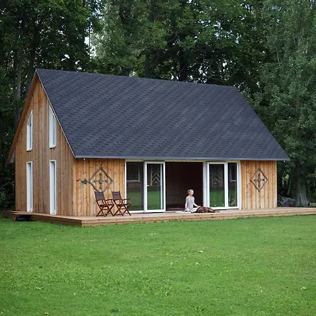 Kandimaa Saaremaal Villa