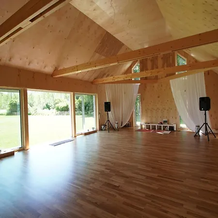 Kandimaa Saaremaal Vila Varpe